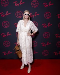 Photo of Kelly Rutherford wearing ray-ban sunglasses
