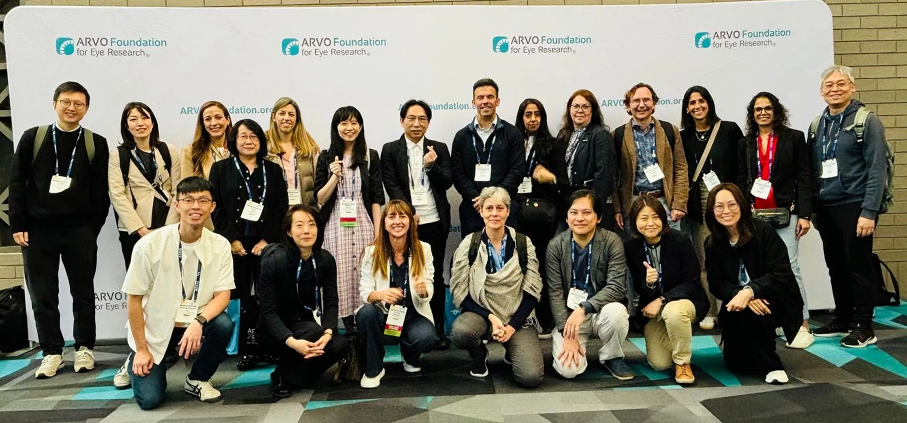 Image de groupe des participants à la conférence ARVO 2025