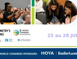 Image promotionnelle pour le 5e Congrès mondial d'optométrie d'Optometry's Meeting, du 25 au 28 juin, montrant des professionnels de l'optométrie lors de sessions éducatives et de réseautage, avec les logos des organismes organisateurs et des commanditaires HOYA et EssilorLuxottica