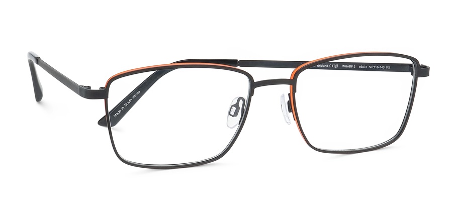 Modèle de lunettes William Morris WHARF présentant une monture entièrement métallique en gunmetal foncé avec des détails d'accent orange sur le rebord intérieur. La monture rectangulaire met en valeur les détails de tôle métallique étagée et le design contrastant inspiré du quartier d'affaires Canary Wharf de Londres.