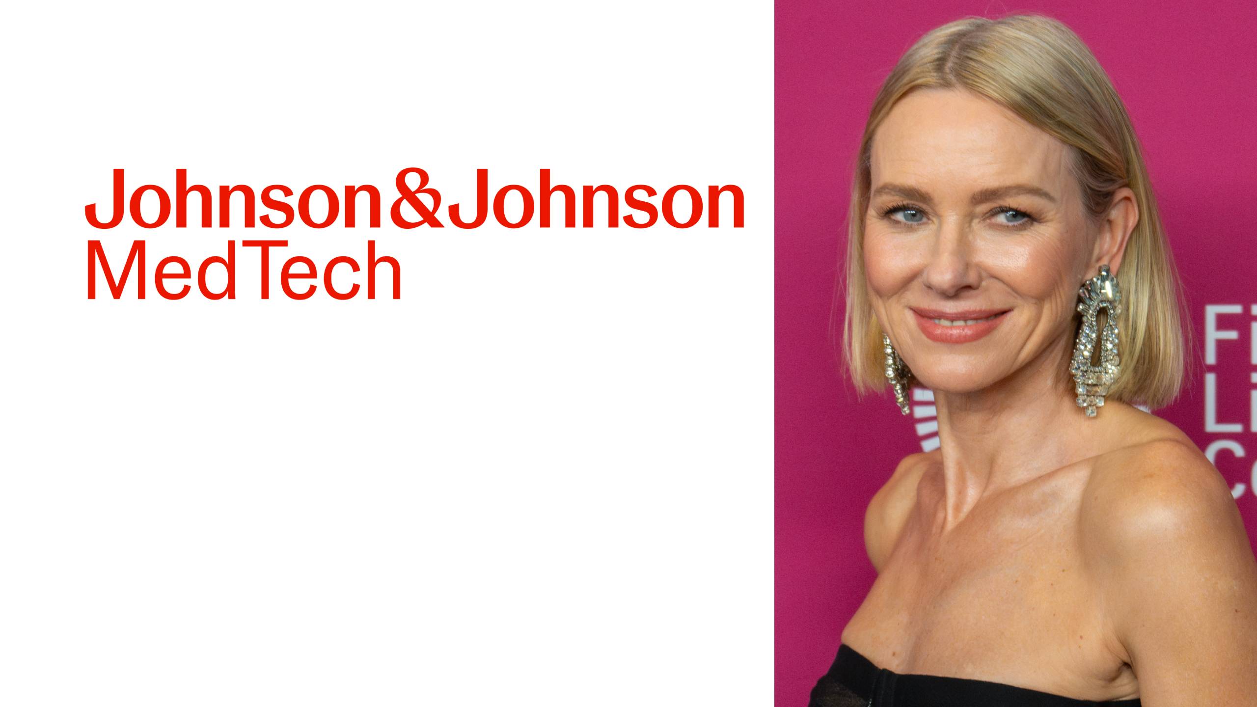 Logo Johnson & Johnson MedTech accompagné d'un portrait de Naomi Watts lors d'un événement de festival de cinéma, portant des bijoux élégants sur fond rose