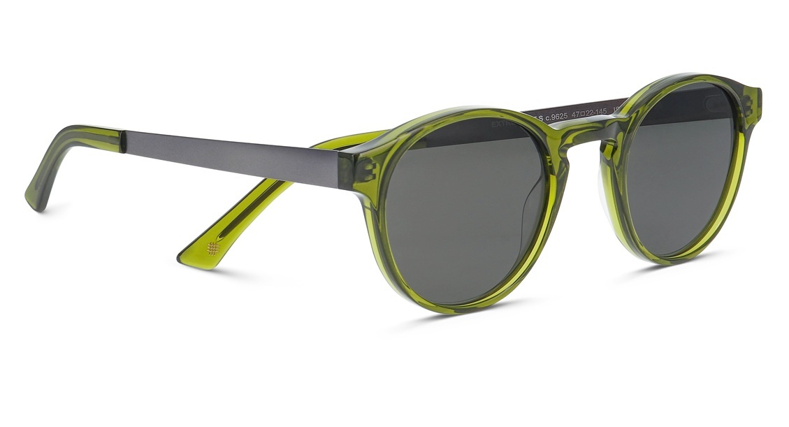 Lunettes de soleil ProDesign vert olive transparentes avec des branches en métal gris et des verres foncés.