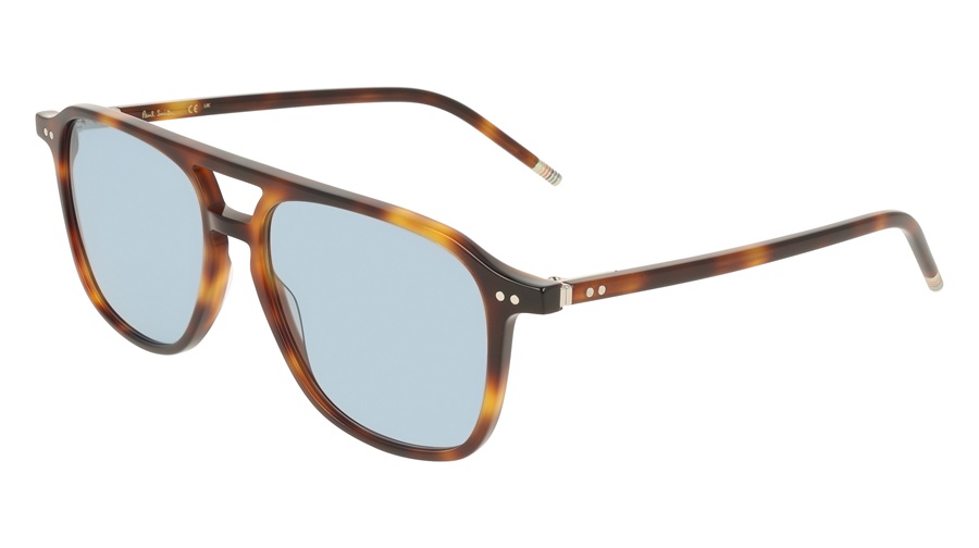 Lunettes de soleil Paul Smith de style aviateur en acétate écaille de tortue, verres teintés bleu clair, double pont, rivets argentés aux charnières et embouts de branches rayés, vue de trois quarts.