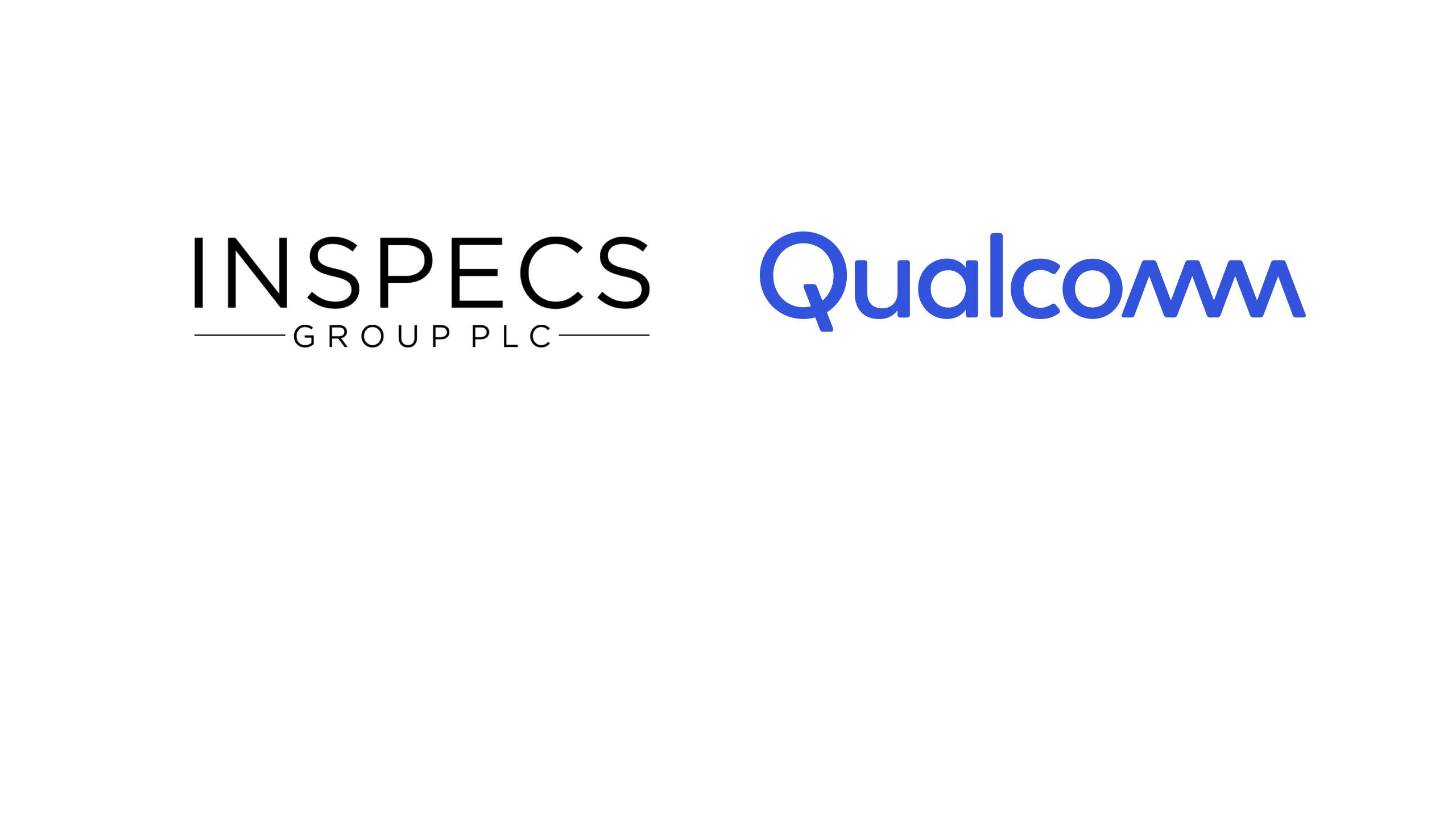 Les logos de Inspecs Group plc et Qualcomm côte à côte sur un fond blanc uni. À gauche, le logo « INSPECS » est en lettres majuscules noires de style sérif, avec « GROUP PLC » centré en dessous entre deux lignes horizontales. À droite, le logo bleu de Qualcomm présente une police de caractères arrondie avec la lettre « m » stylisée sous forme d'onde continue.