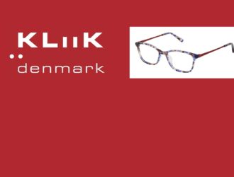 Bannière promotionnelle avec le logo KLiiK denmark sur fond rouge présentant une paire de lunettes pour visage fin de la collection pierres précieuses.