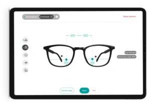 Interface de mesure digitale Fittingbox Optical Fit Pro affichant l'écart pupillaire, le demi-écart, la hauteur de montage et l'angle pantoscopique