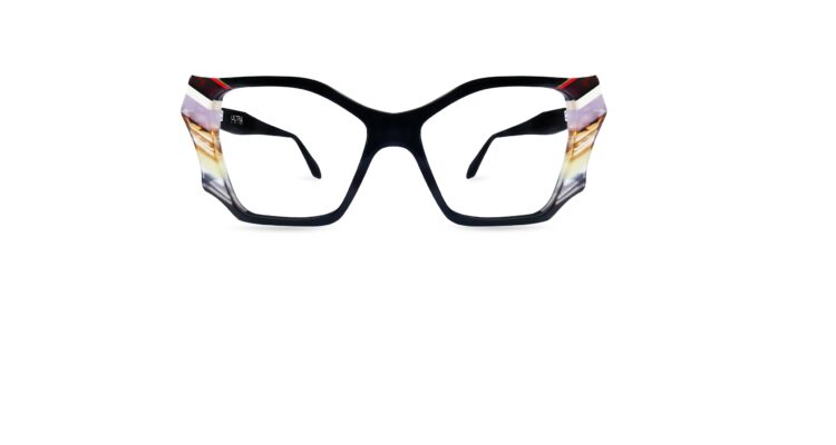 Vue de face des lunettes de vue carrÃ©es pour femmes Ultra Limited LERICI en noir solide, prÃ©sentant des inserts latÃ©raux ailÃ©s prolongÃ©s en acÃ©tate multi-couches aux tons pastels et motifs sur les bords extÃ©rieurs.