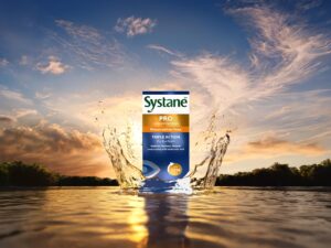 Gouttes lubrifiantes pour les yeux Systane PRO sans agent de conservation offrant un soulagement triple action de la sécheresse oculaire au coucher du soleil