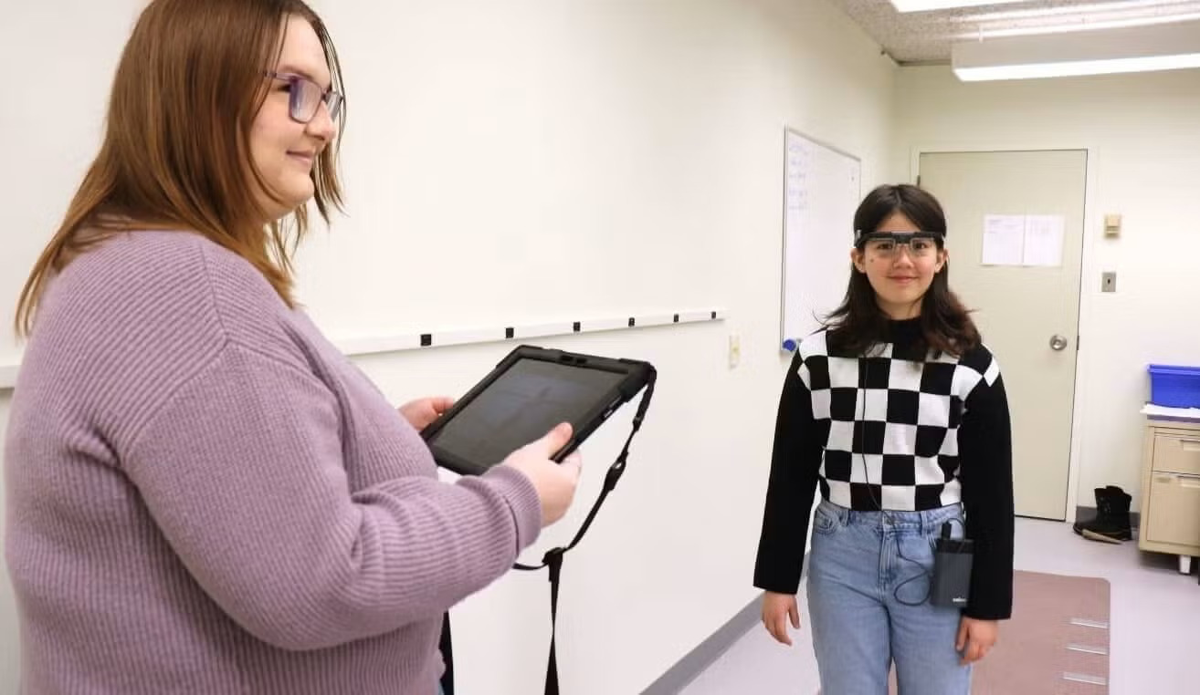 Strabismus research in Krista Kelly's lab